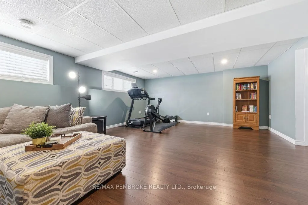 Photo 25 of 17 Greenvale Crescent, Petawawa — HOMEH