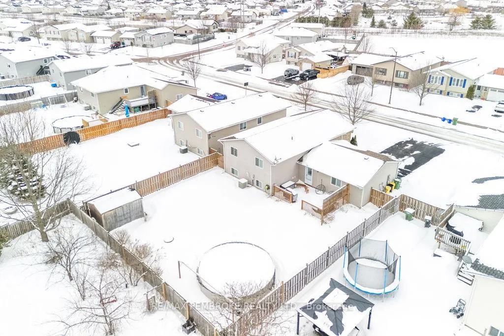 Photo 28 of 17 Greenvale Crescent, Petawawa — HOMEH