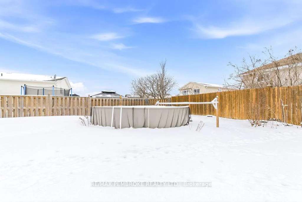 Photo 29 of 17 Greenvale Crescent, Petawawa — HOMEH