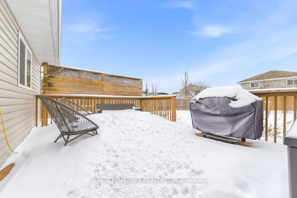 Photo 31 of 17 Greenvale Crescent, Petawawa — HOMEH