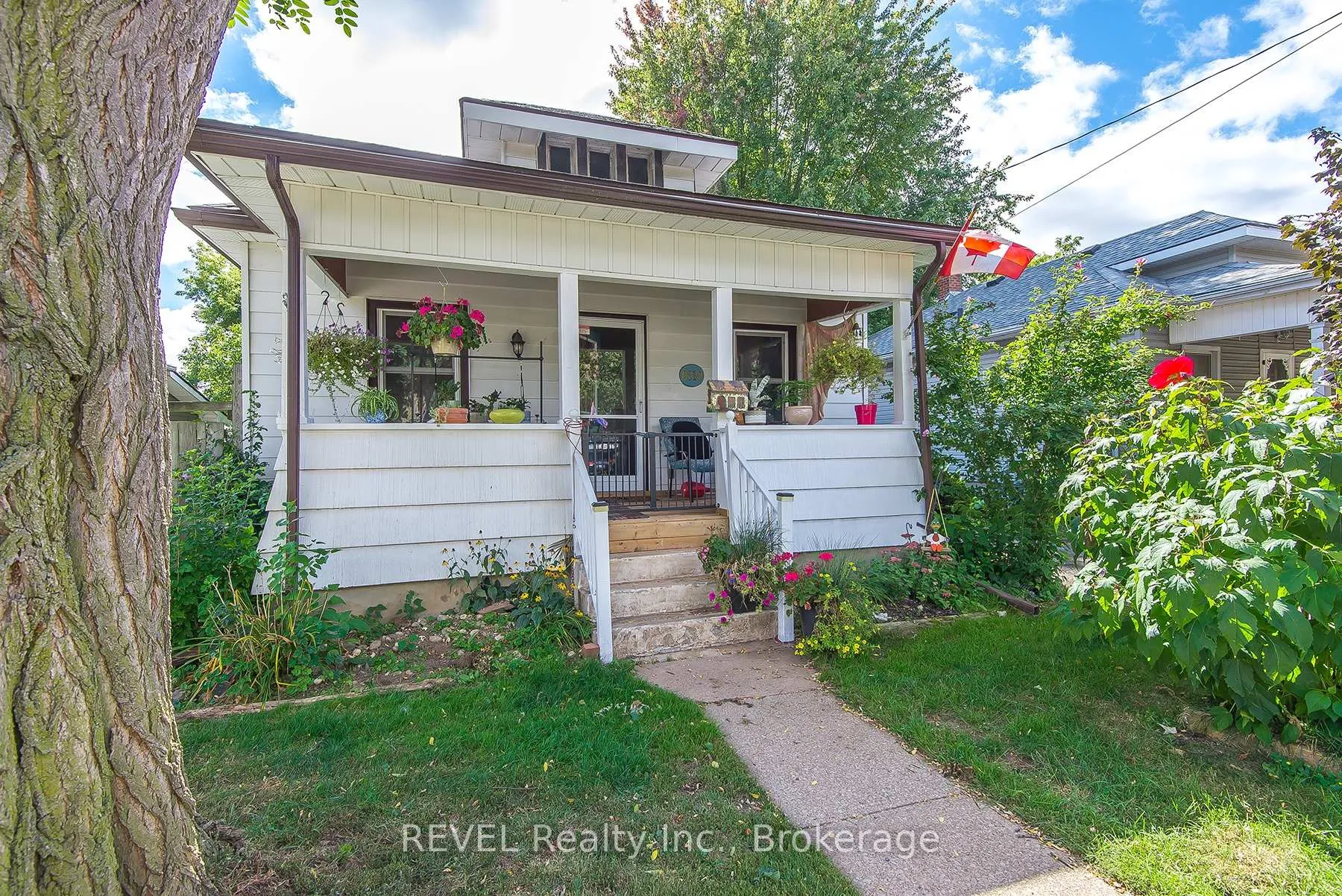 Photo 2 of 6510 Culp Street, Niagara Falls, Dorchester — HOMEH