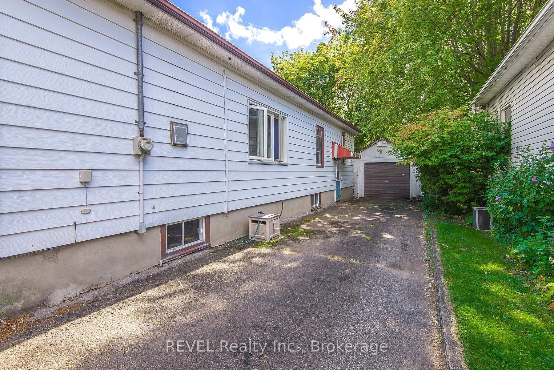 Photo 4 of 6510 Culp Street, Niagara Falls, Dorchester — HOMEH