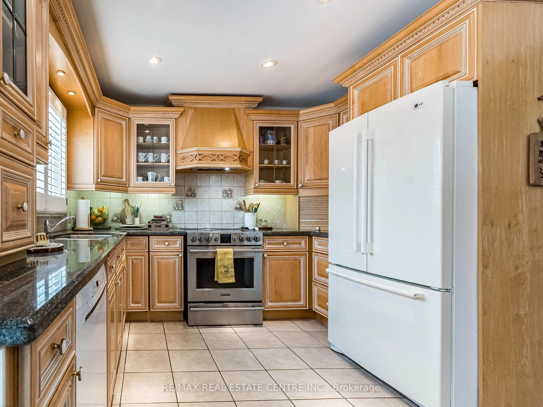 Photo 14 of 9 Turtlecreek Boulevard, Brampton, Fletcher's Creek South — HOMEH