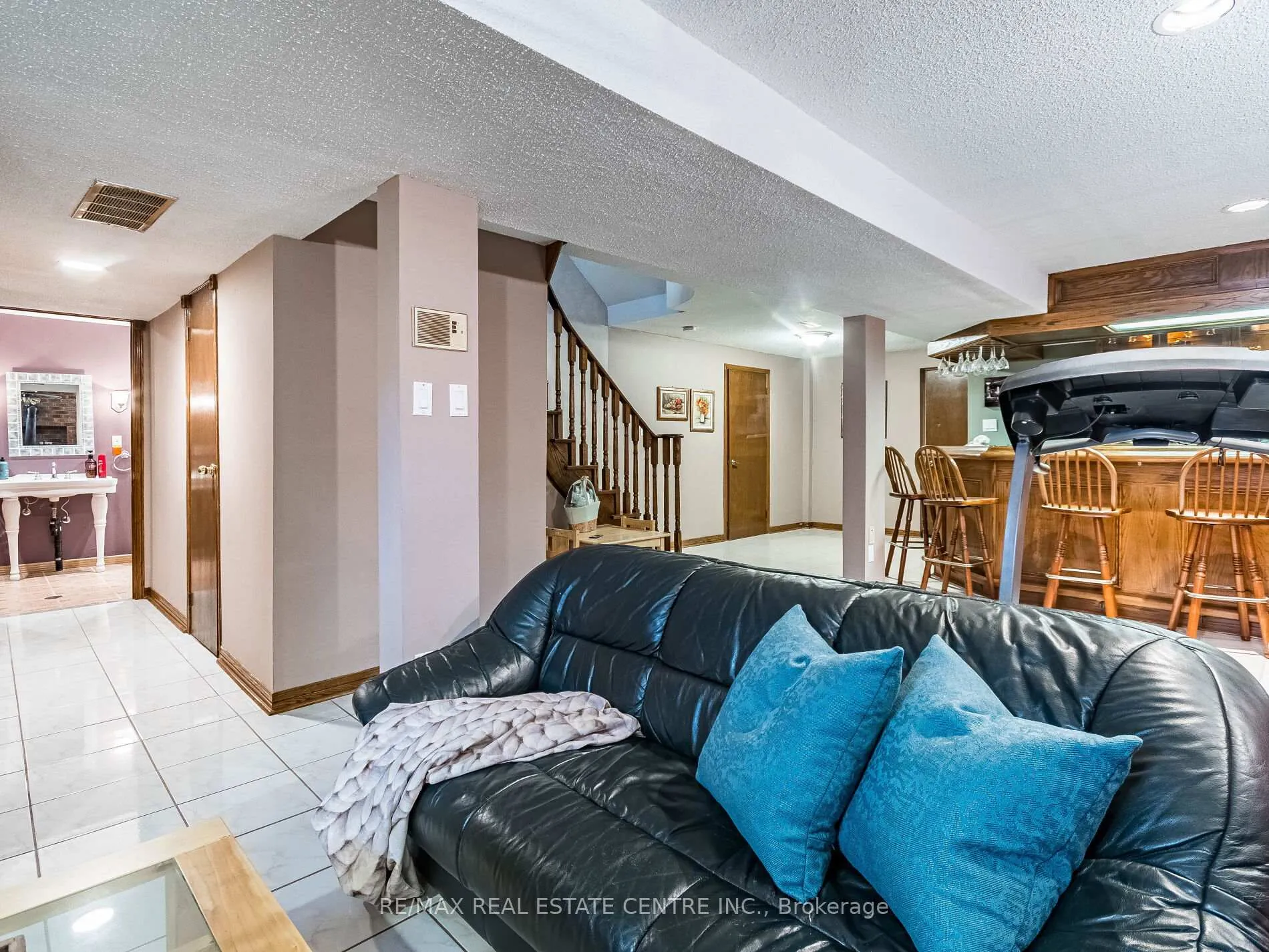 Photo 39 of 9 Turtlecreek Boulevard, Brampton, Fletcher's Creek South — HOMEH