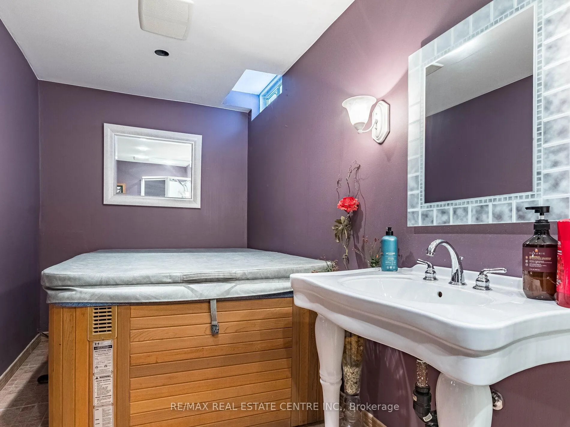 Photo 41 of 9 Turtlecreek Boulevard, Brampton, Fletcher's Creek South — HOMEH