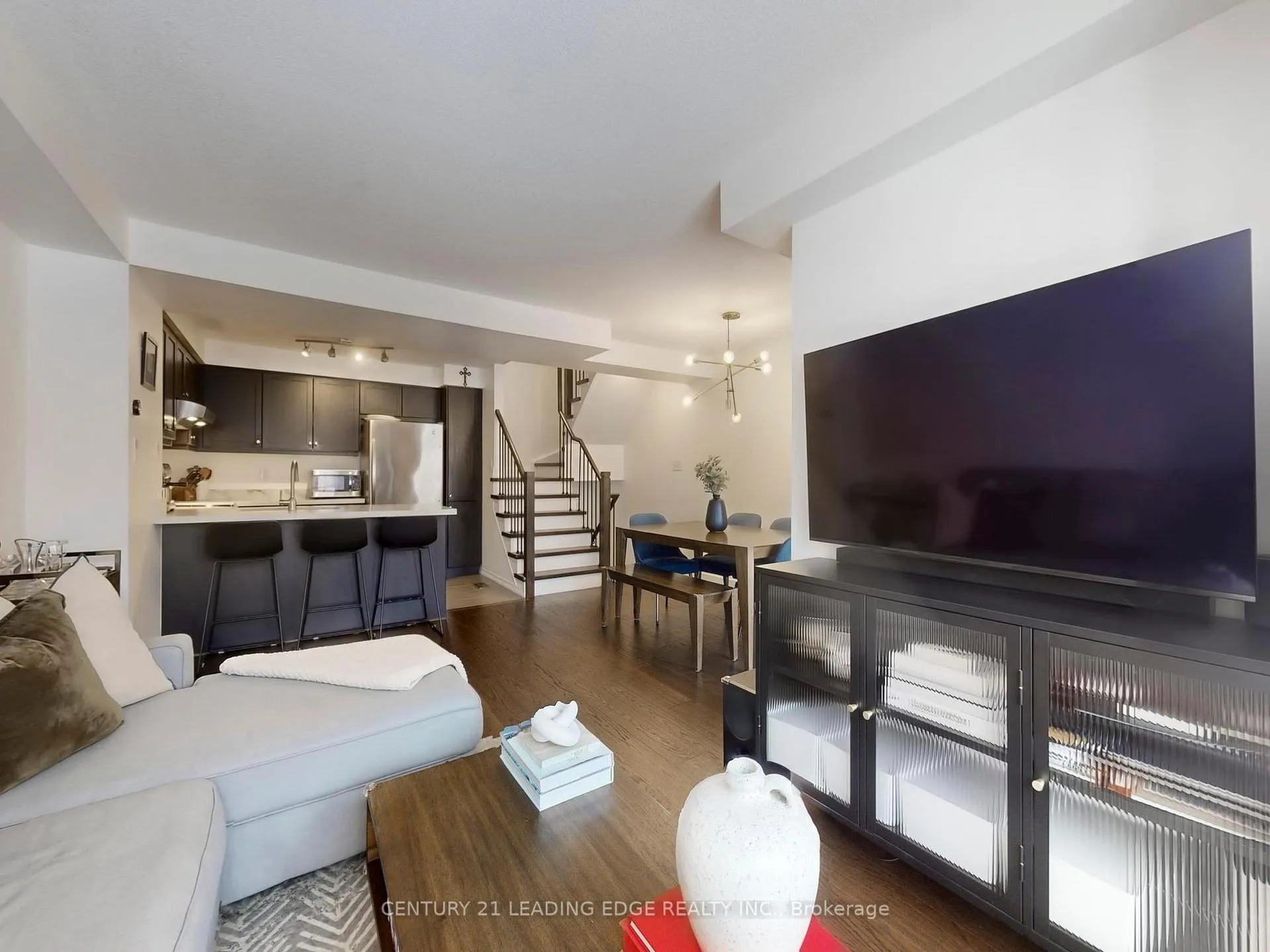 Photo 11 of 16 Silvester Street, Ajax, Central East — HOMEH