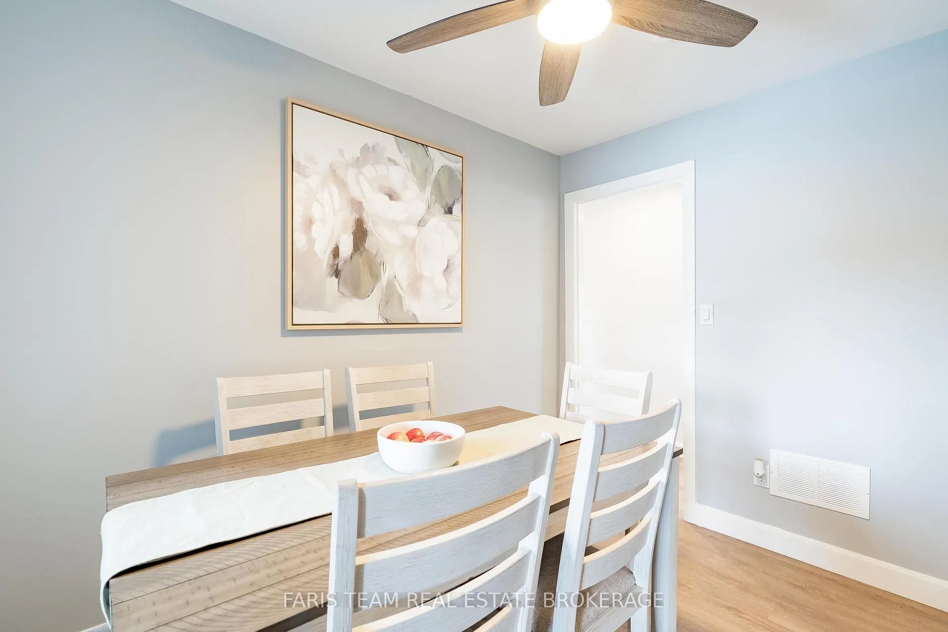Photo 11 of 115 Bayview Drive, Barrie, Allandale Heights — HOMEH