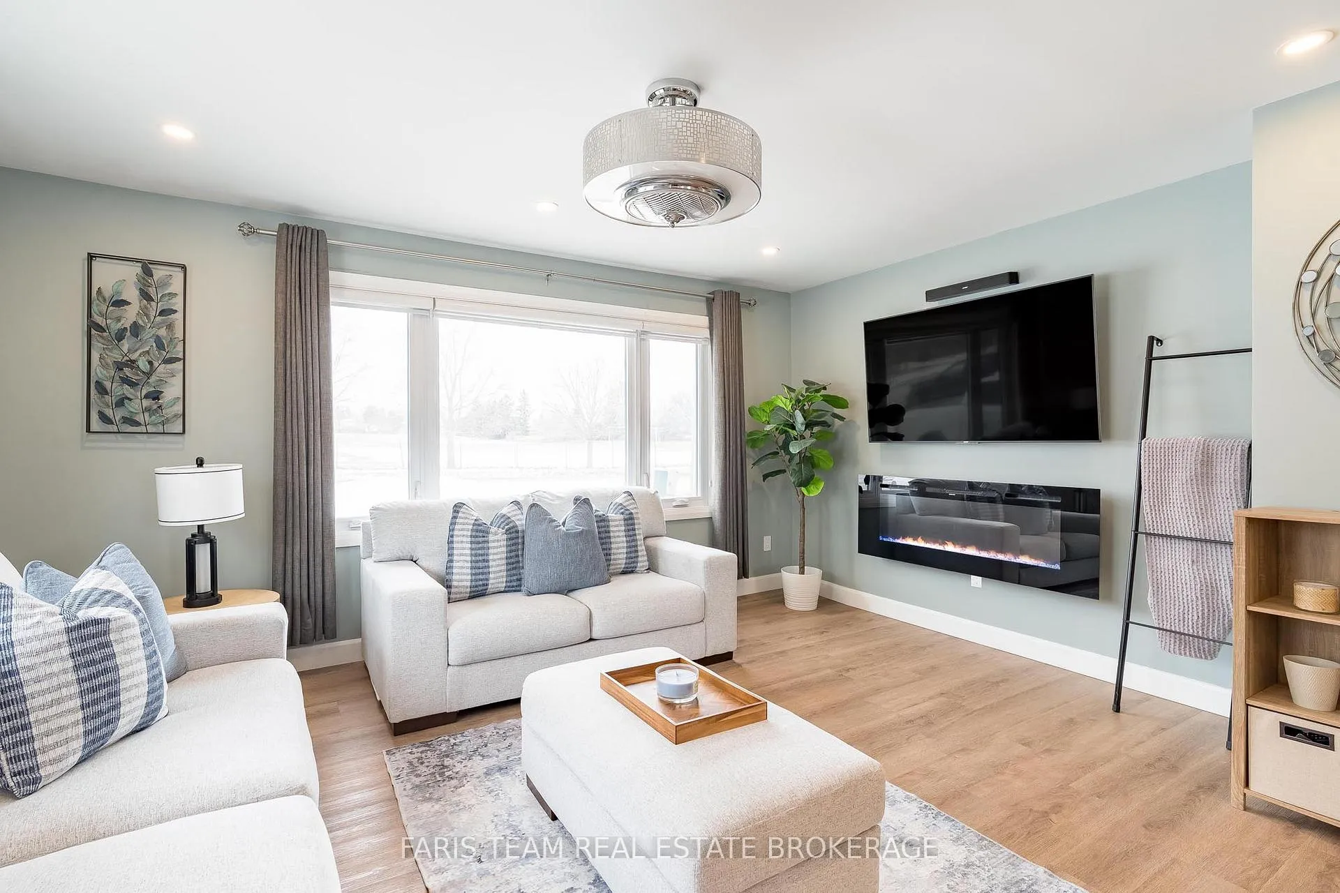 Photo 13 of 115 Bayview Drive, Barrie, Allandale Heights — HOMEH