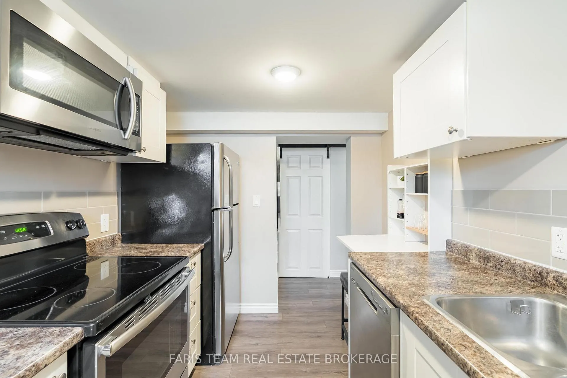 Photo 27 of 115 Bayview Drive, Barrie, Allandale Heights — HOMEH