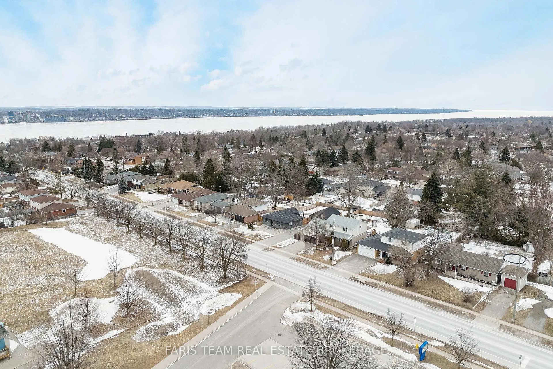 Photo 49 of 115 Bayview Drive, Barrie, Allandale Heights — HOMEH