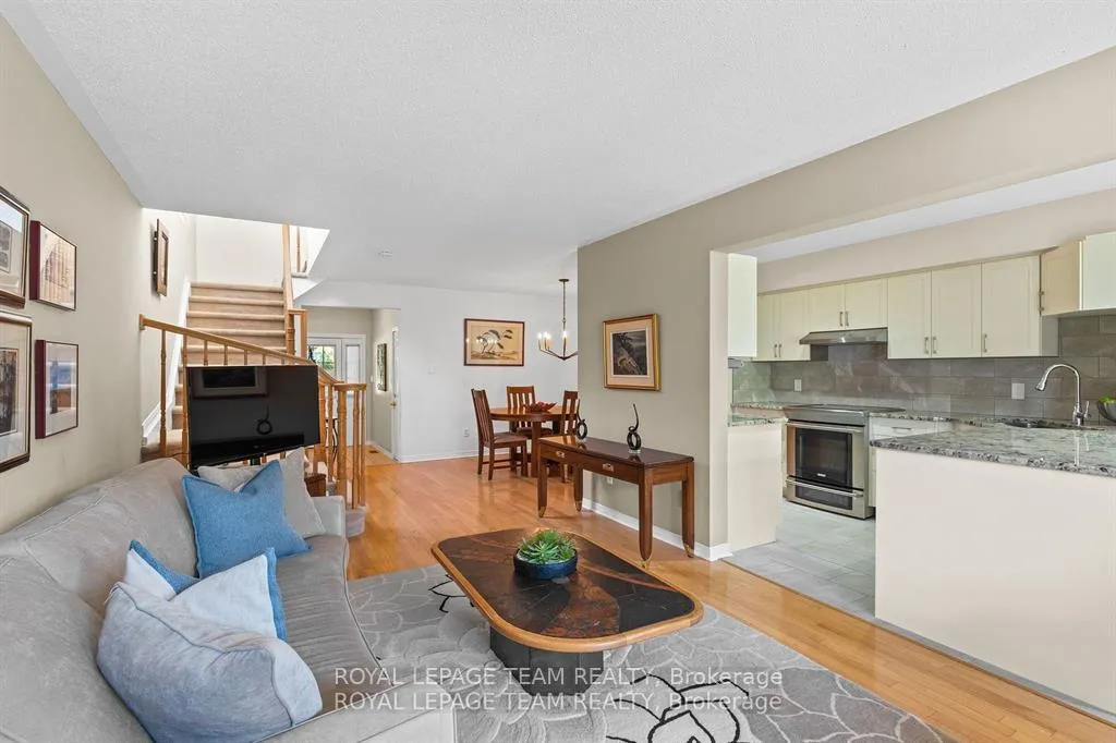 Photo 10 of 30 Riverstone Drive, Ottawa, Barrhaven - Stonebridge — HOMEH
