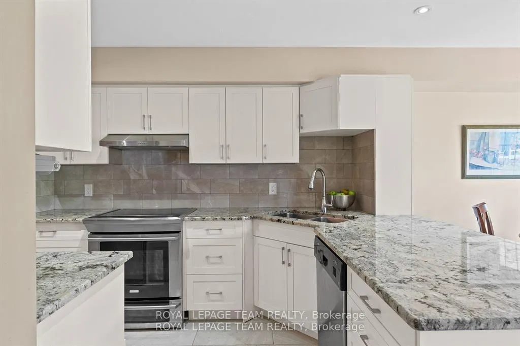 Photo 15 of 30 Riverstone Drive, Ottawa, Barrhaven - Stonebridge — HOMEH