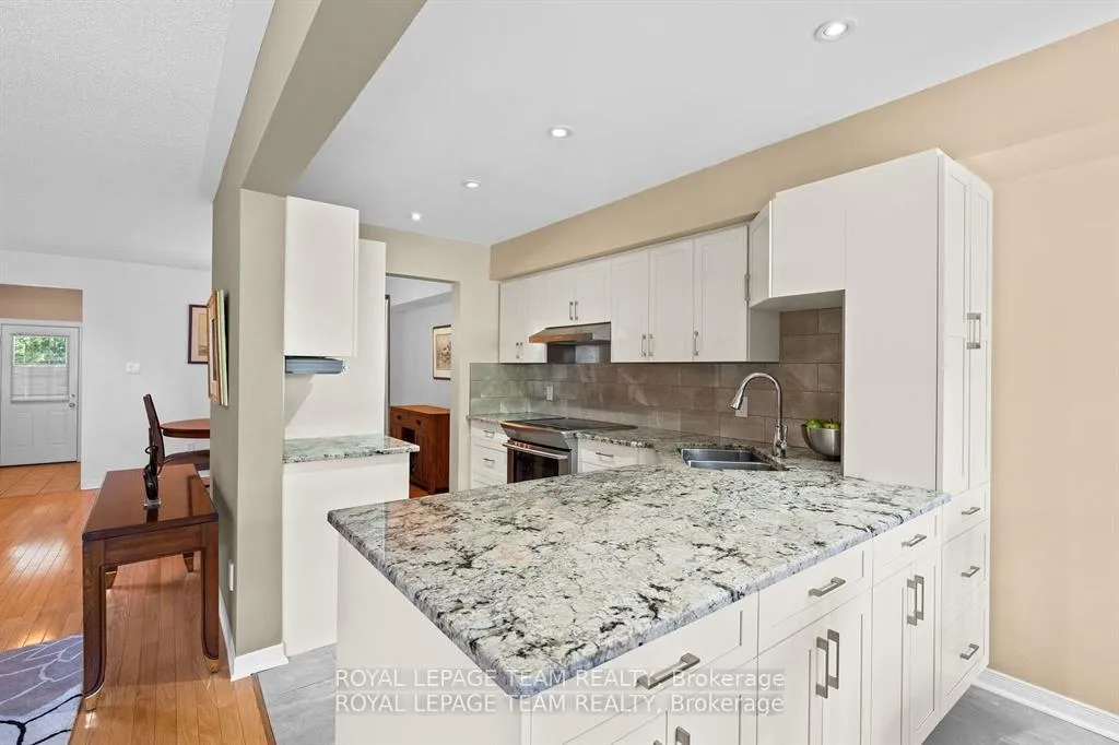 Photo 16 of 30 Riverstone Drive, Ottawa, Barrhaven - Stonebridge — HOMEH