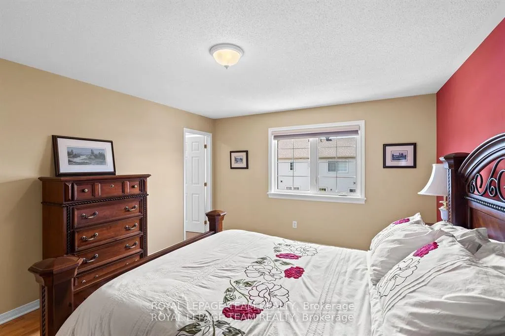 Photo 23 of 30 Riverstone Drive, Ottawa, Barrhaven - Stonebridge — HOMEH