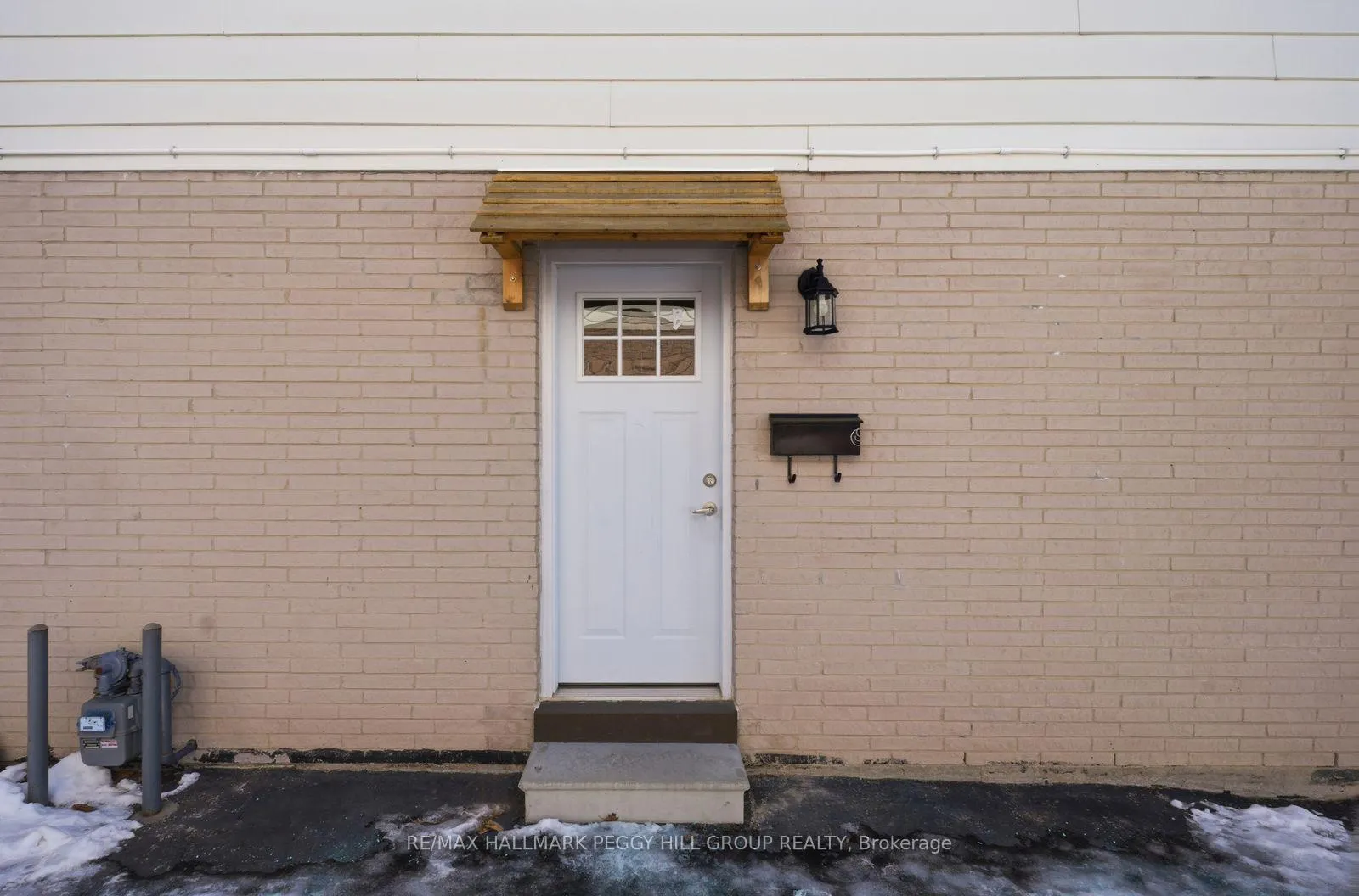 Photo 2 of Unit Basement, 15 Christie Crescent, Barrie, Letitia Heights — HOMEH