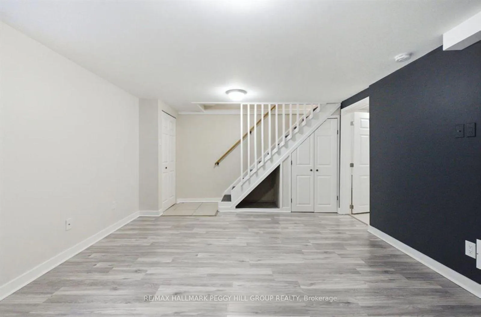 Photo 4 of Unit Basement, 15 Christie Crescent, Barrie, Letitia Heights — HOMEH