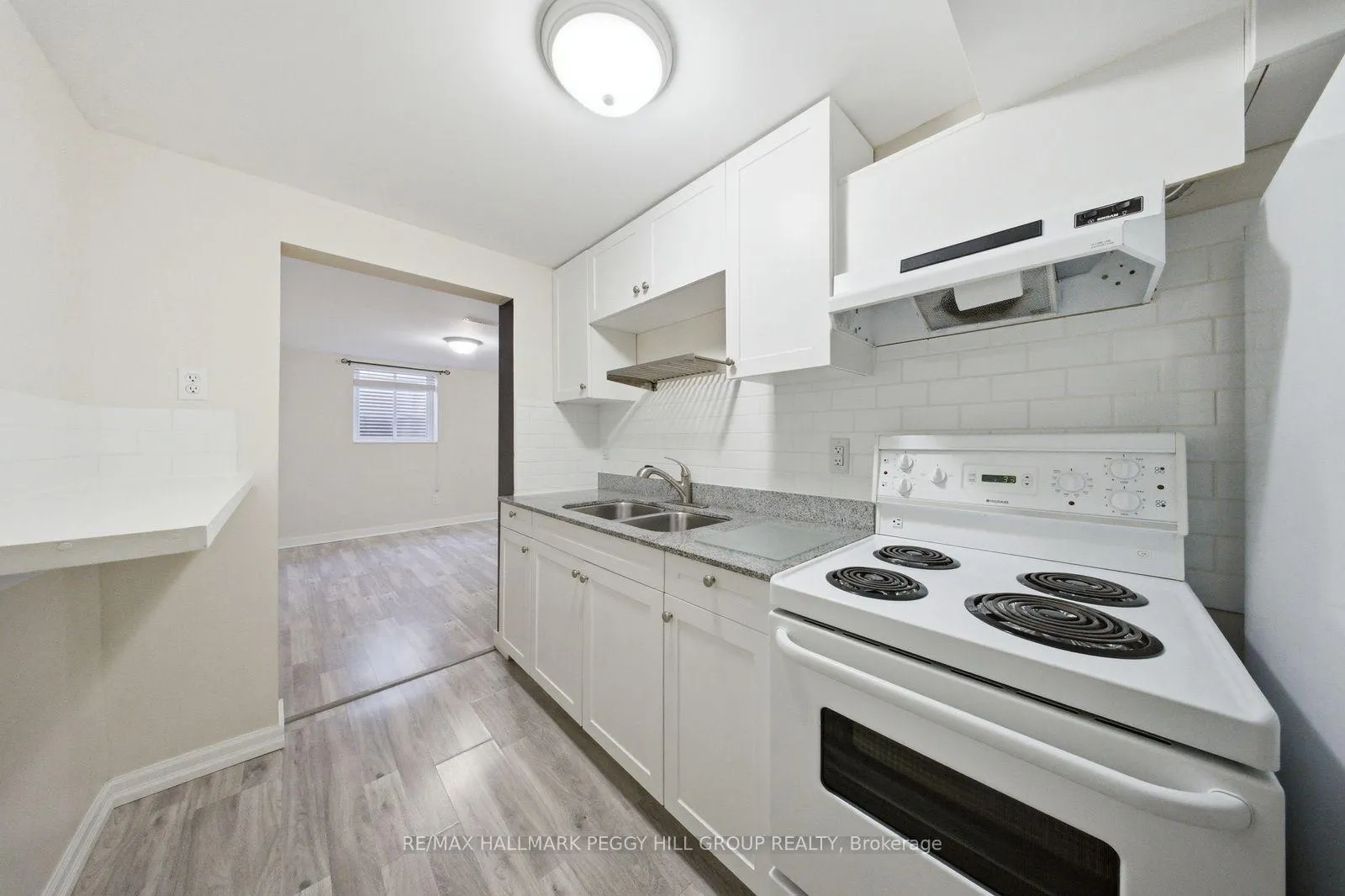 Photo 6 of Unit Basement, 15 Christie Crescent, Barrie, Letitia Heights — HOMEH