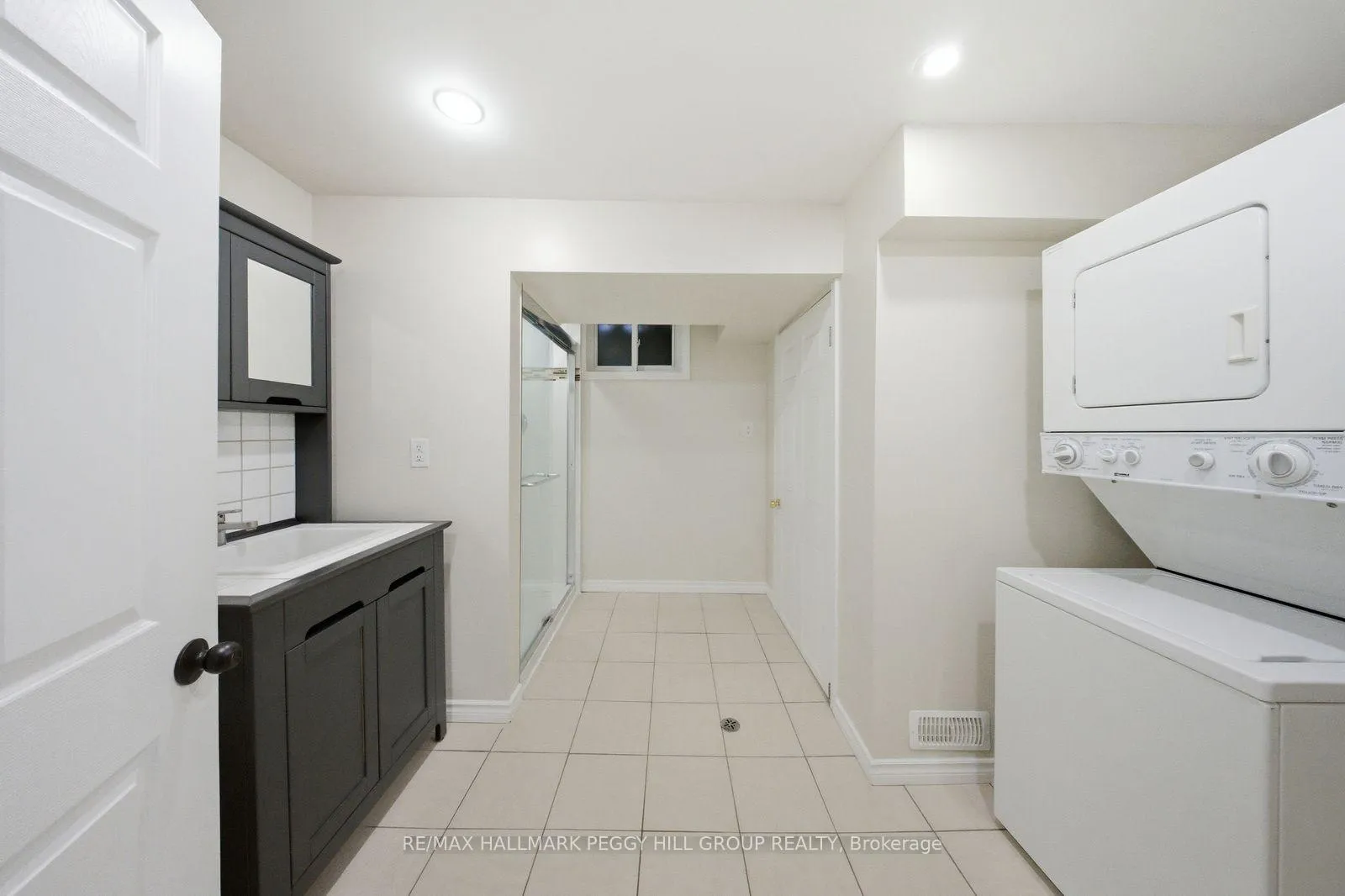 Photo 7 of Unit Basement, 15 Christie Crescent, Barrie, Letitia Heights — HOMEH