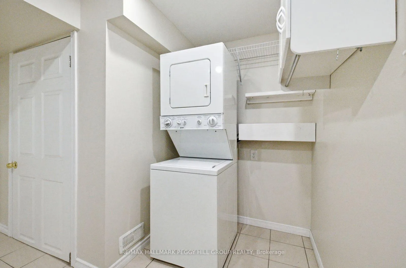 Photo 9 of Unit Basement, 15 Christie Crescent, Barrie, Letitia Heights — HOMEH