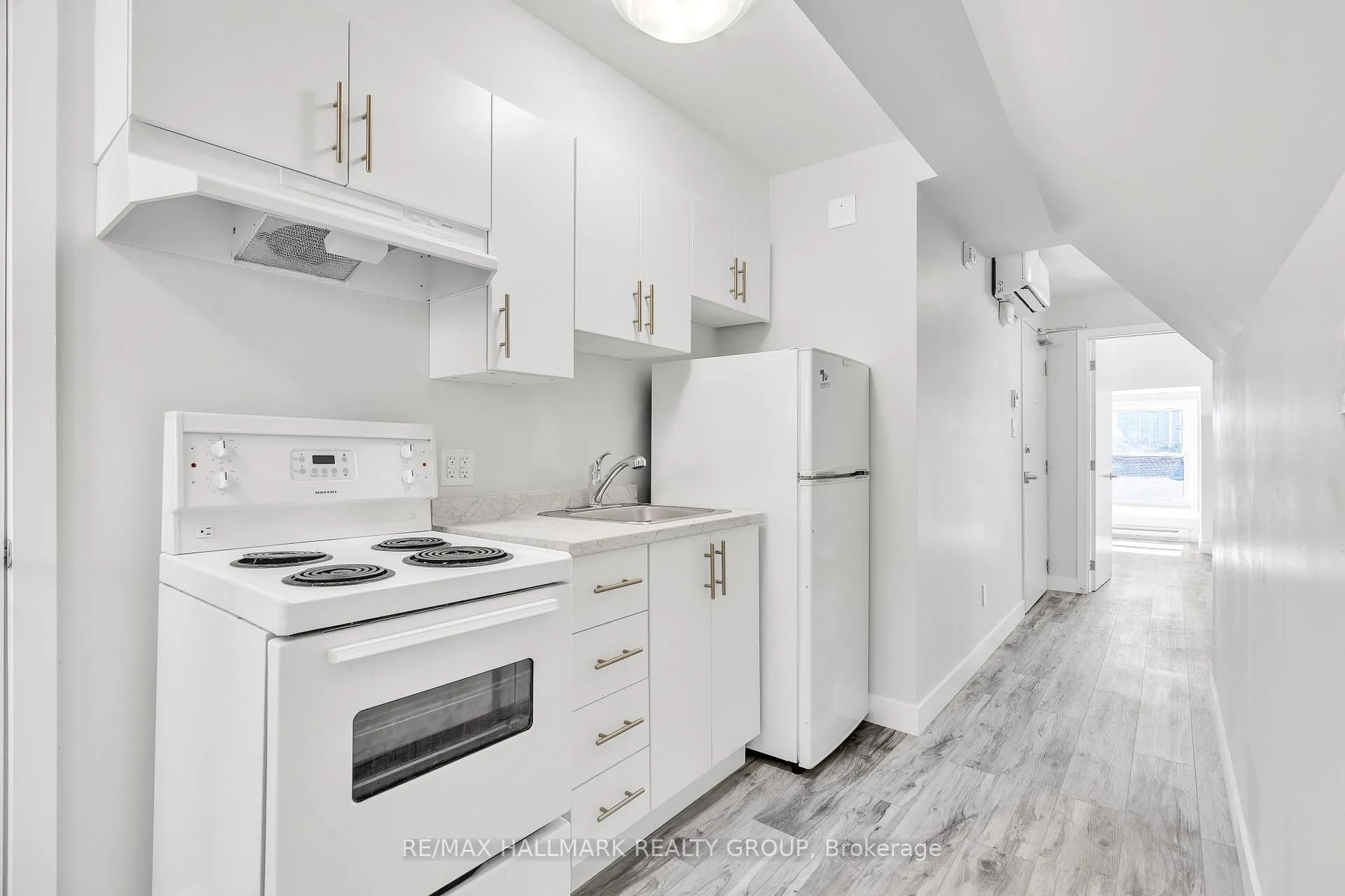 Photo 10 of Unit 4, 261 Somerset Street E, Ottawa, Sandy Hill — HOMEH