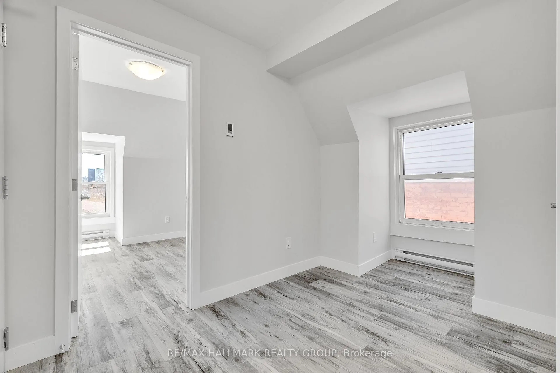 Photo 11 of Unit 4, 261 Somerset Street E, Ottawa, Sandy Hill — HOMEH
