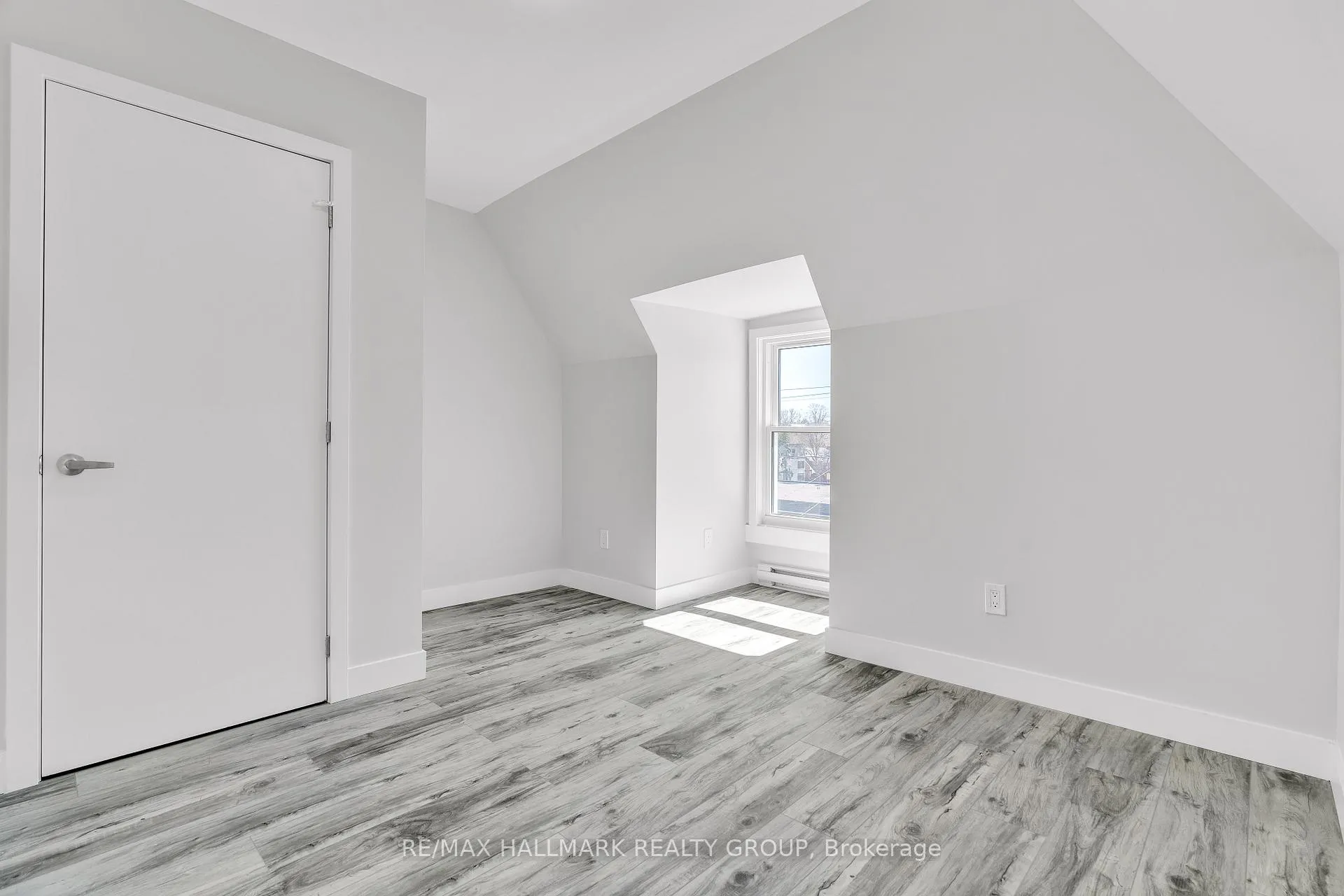 Photo 12 of Unit 4, 261 Somerset Street E, Ottawa, Sandy Hill — HOMEH