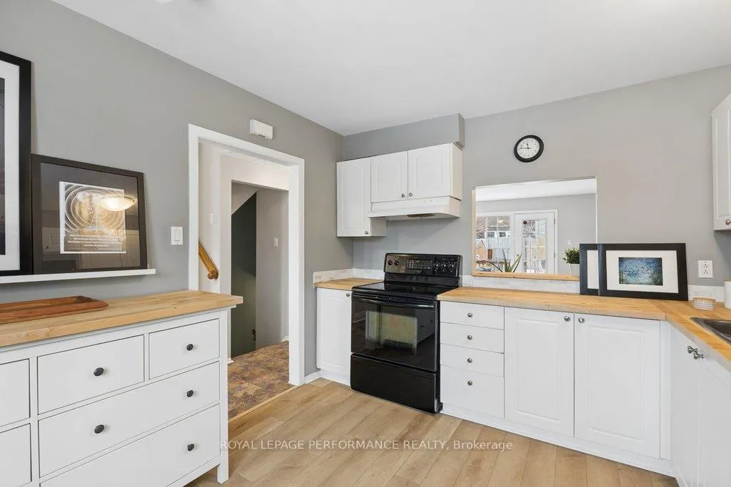 Photo 5 of 920 Walkley Road, Ottawa, Riverside Park South — HOMEH