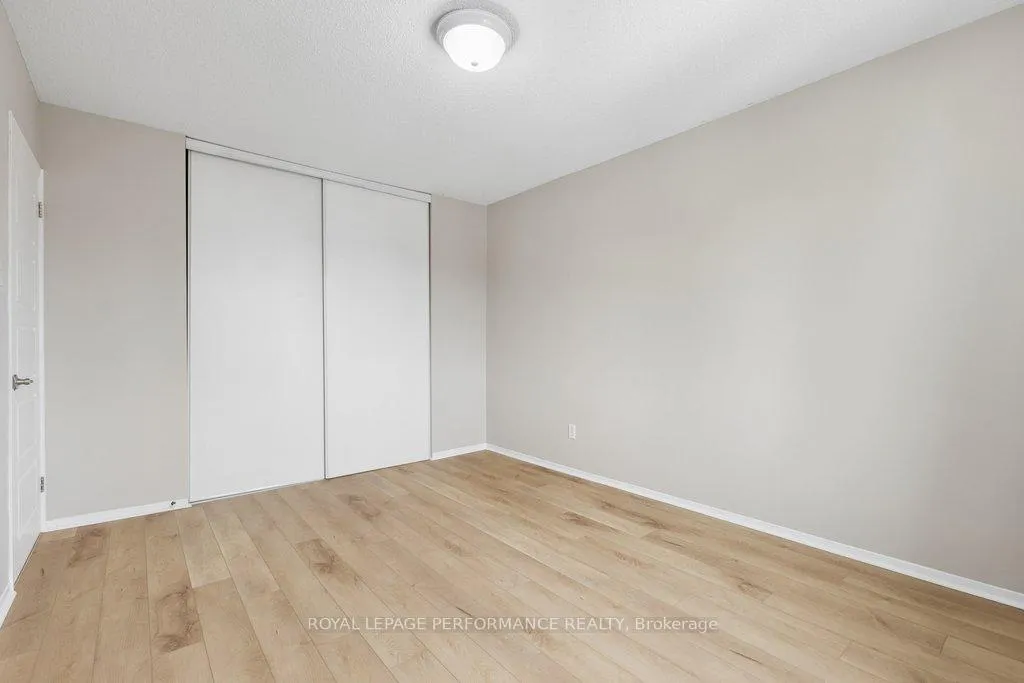 Photo 19 of 920 Walkley Road, Ottawa, Riverside Park South — HOMEH