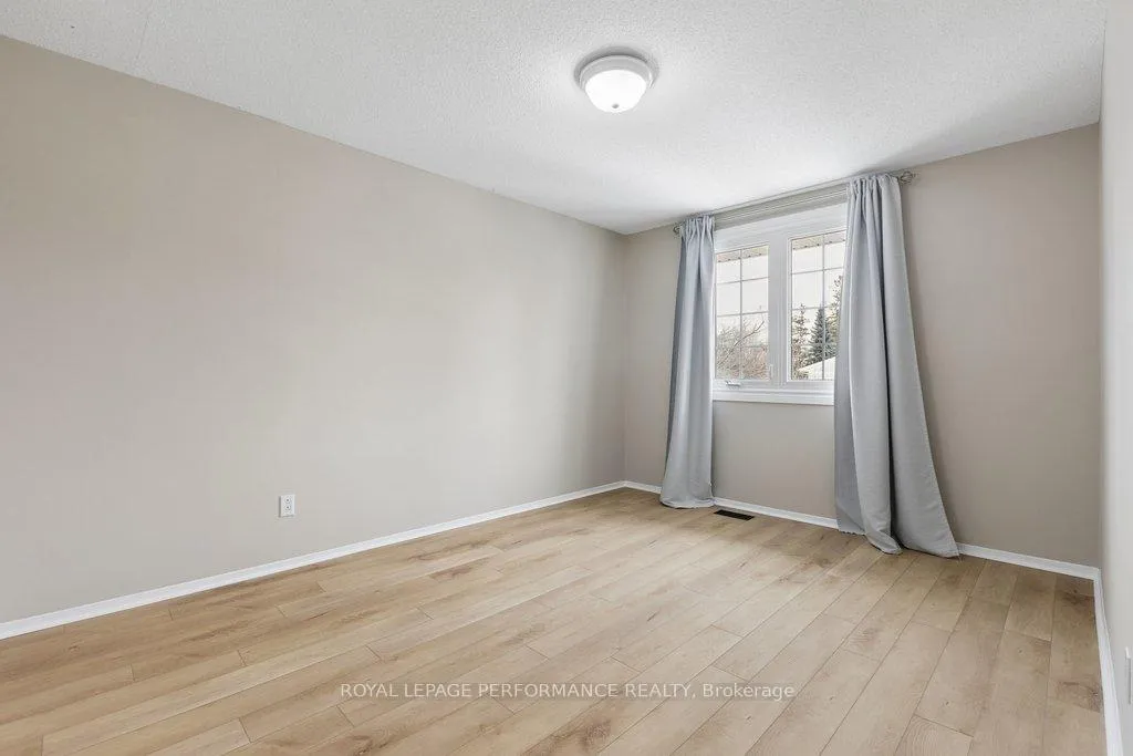 Photo 21 of 920 Walkley Road, Ottawa, Riverside Park South — HOMEH