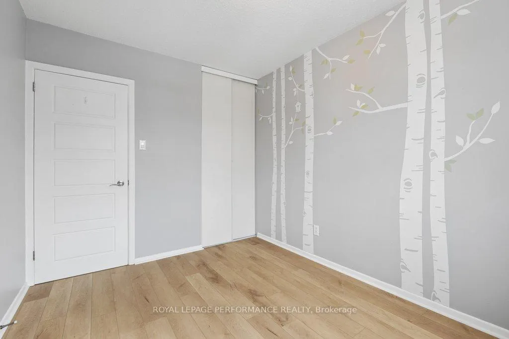 Photo 29 of 920 Walkley Road, Ottawa, Riverside Park South — HOMEH