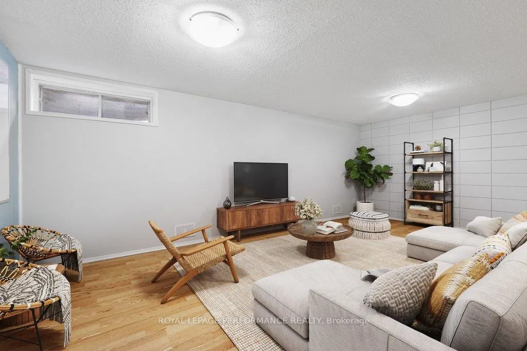 Photo 36 of 920 Walkley Road, Ottawa, Riverside Park South — HOMEH
