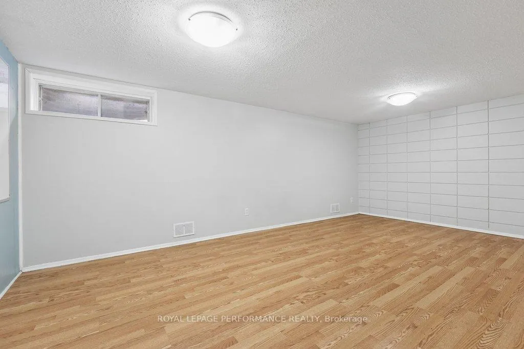 Photo 37 of 920 Walkley Road, Ottawa, Riverside Park South — HOMEH