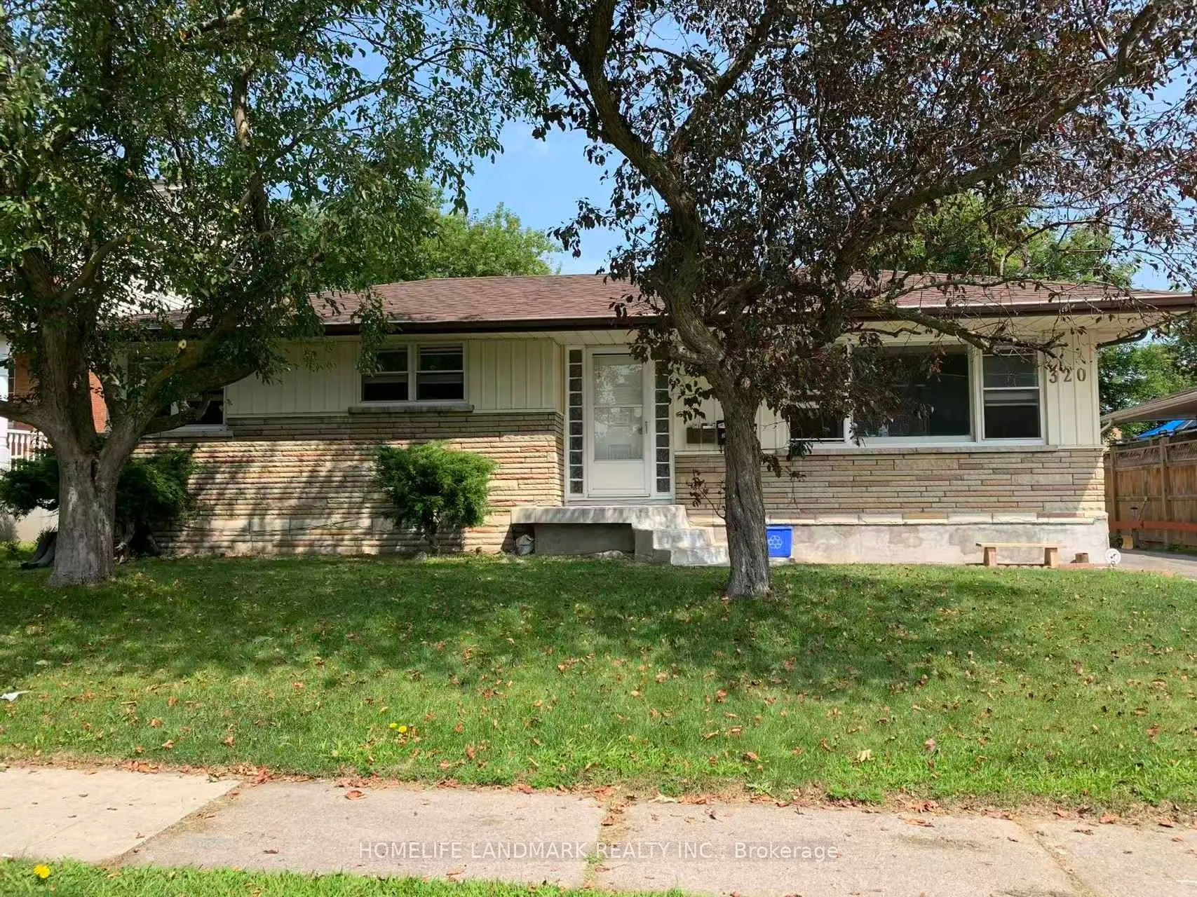 Photo 1 of 320 Elgin Street W, Oshawa, McLaughlin — HOMEH