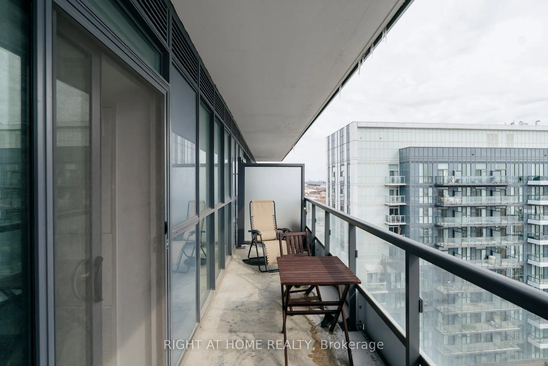 Photo 20 of Unit 1607, 38 Honeycrisp Crescent, Vaughan, Vaughan Corporate Centre — HOMEH