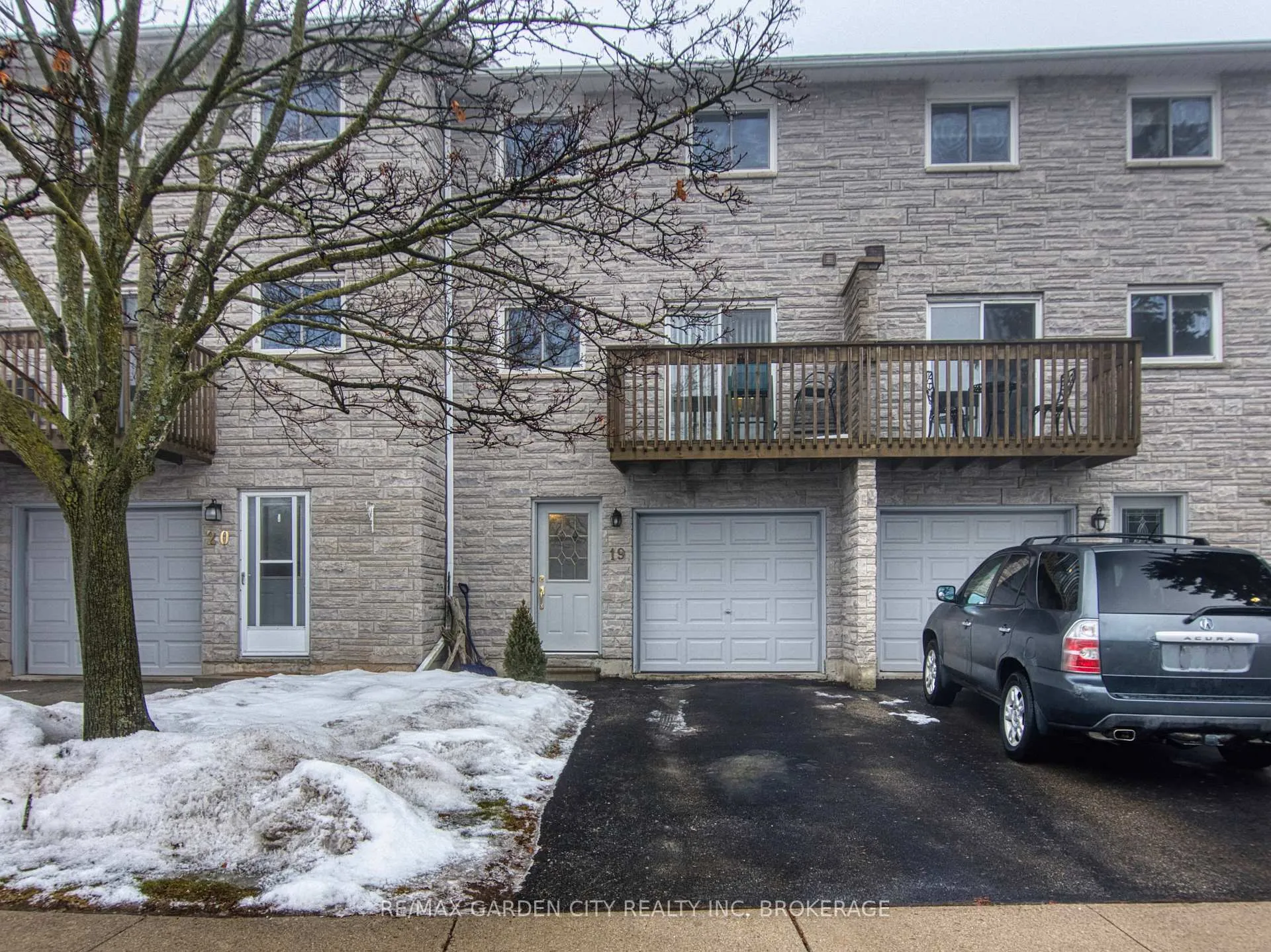 Photo 1 of Unit 19, 1155 Paramount Drive, Hamilton, Stoney Creek Mountain — HOMEH