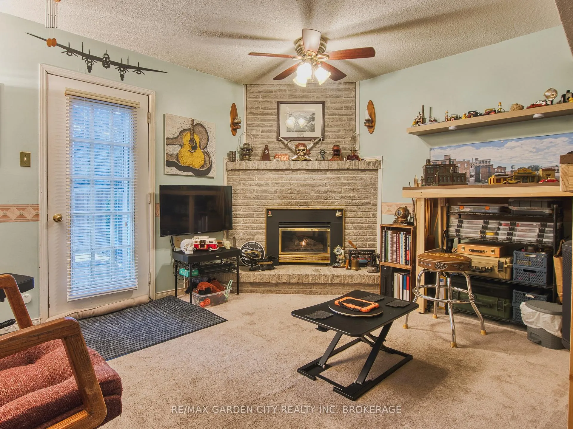 Photo 11 of Unit 19, 1155 Paramount Drive, Hamilton, Stoney Creek Mountain — HOMEH