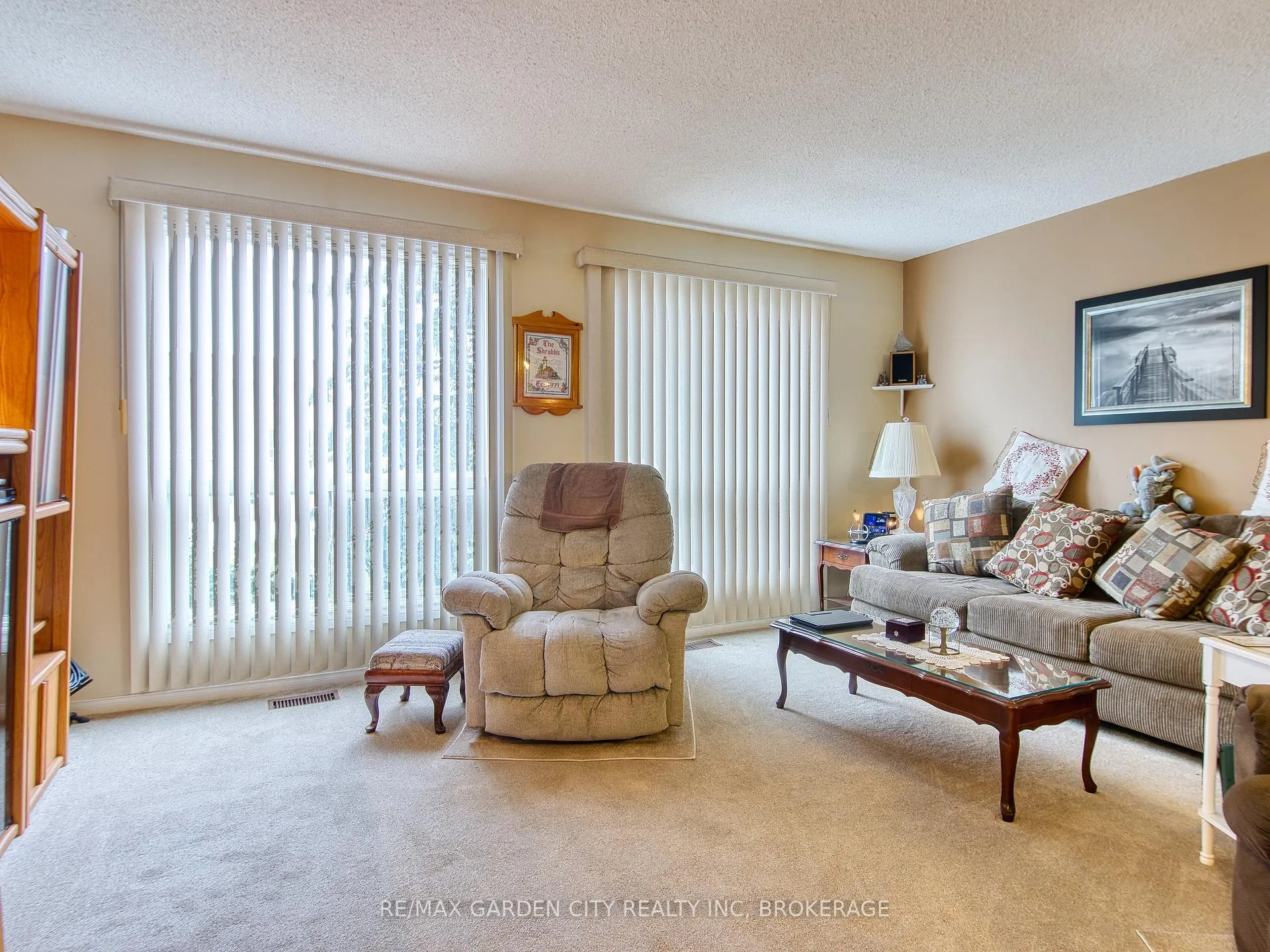 Photo 18 of Unit 19, 1155 Paramount Drive, Hamilton, Stoney Creek Mountain — HOMEH