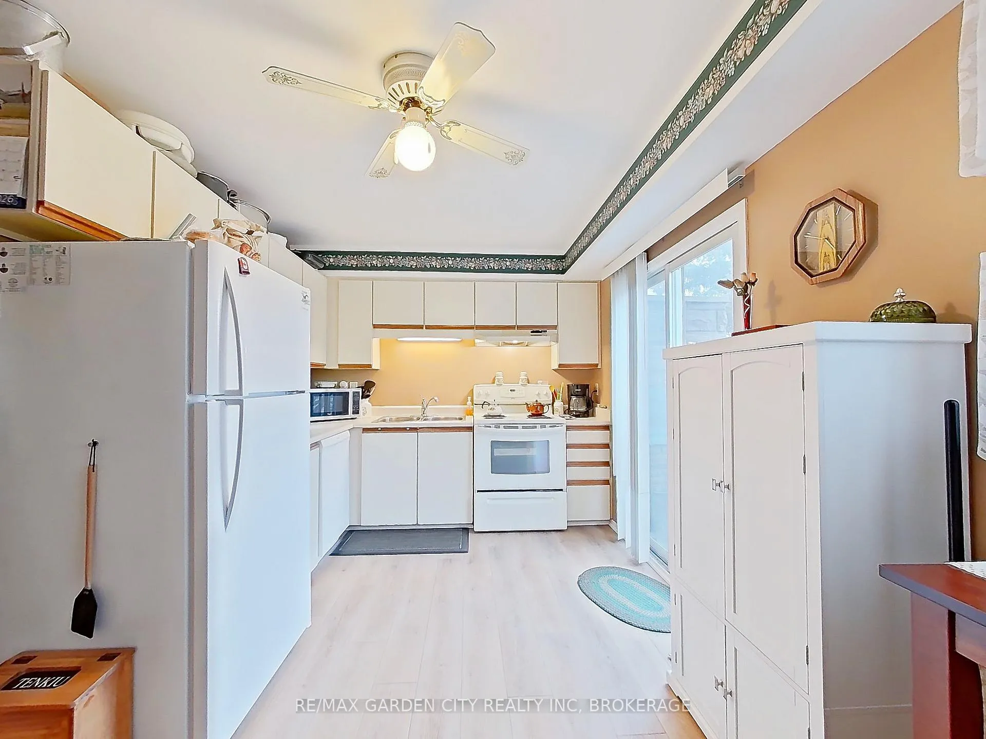 Photo 25 of Unit 19, 1155 Paramount Drive, Hamilton, Stoney Creek Mountain — HOMEH