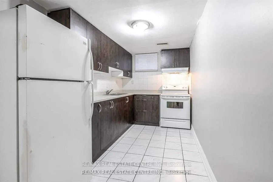 Photo 5 of Unit Lower, 83 Autumn Boulevard, Brampton, Avondale — HOMEH