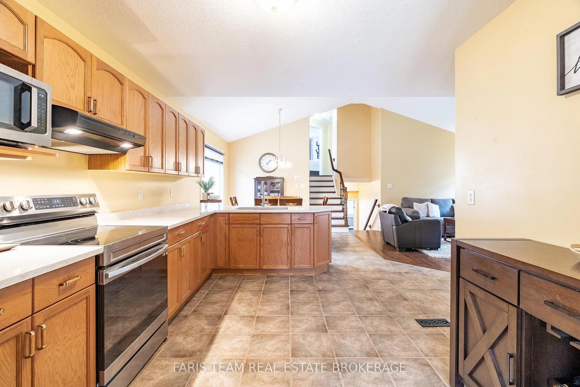 Photo 6 of 41 Wallace Street, New Tecumseth, Alliston — HOMEH
