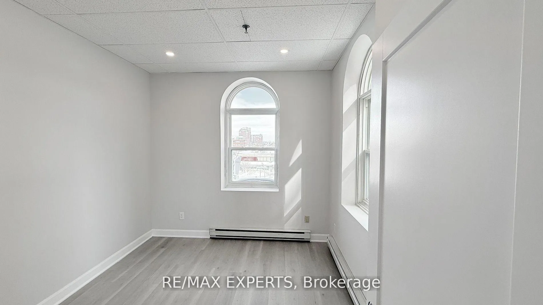 Photo 9 of Unit 404, 8 Main Street S, Brampton, Downtown Brampton — HOMEH