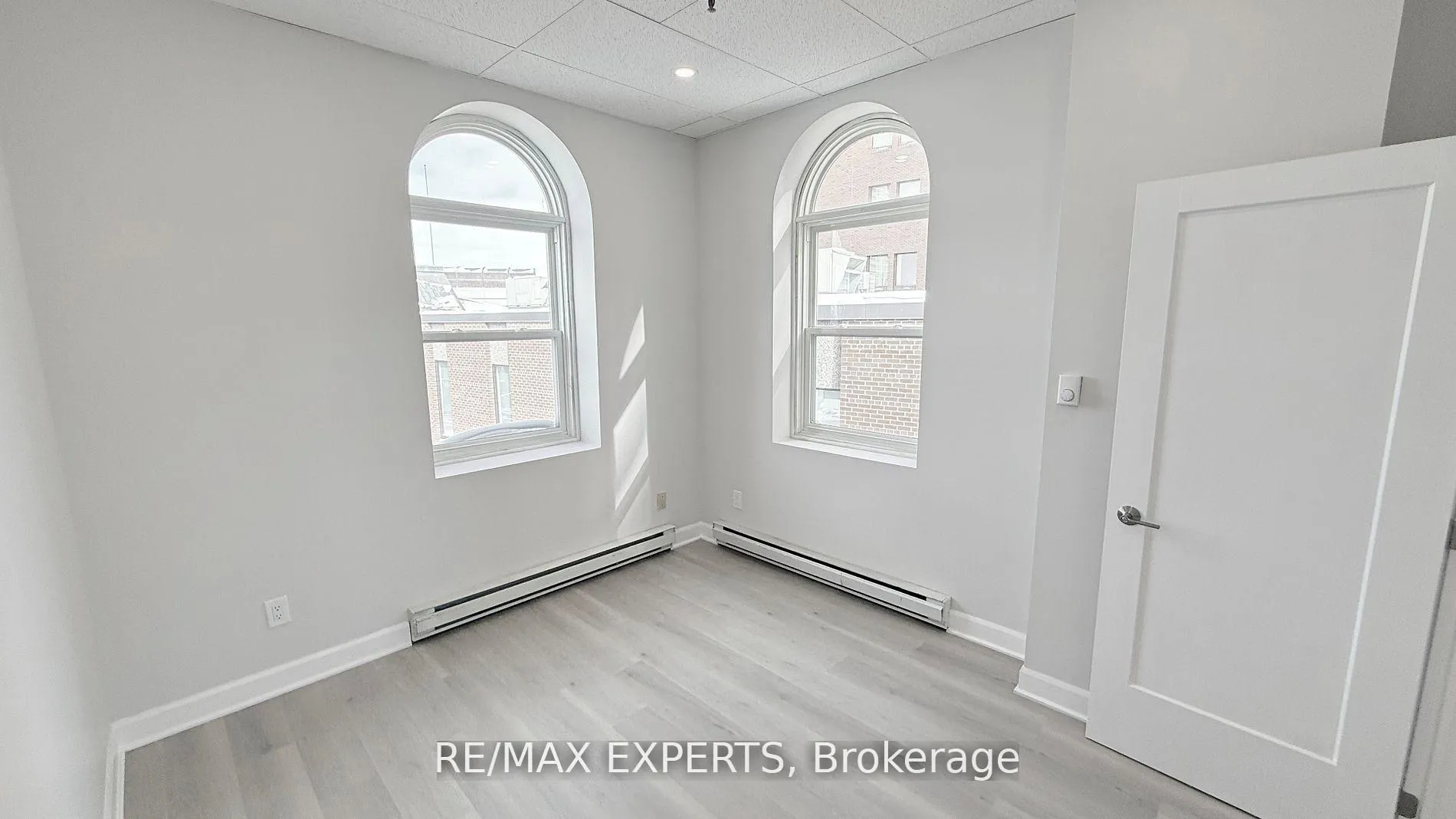 Photo 10 of Unit 404, 8 Main Street S, Brampton, Downtown Brampton — HOMEH