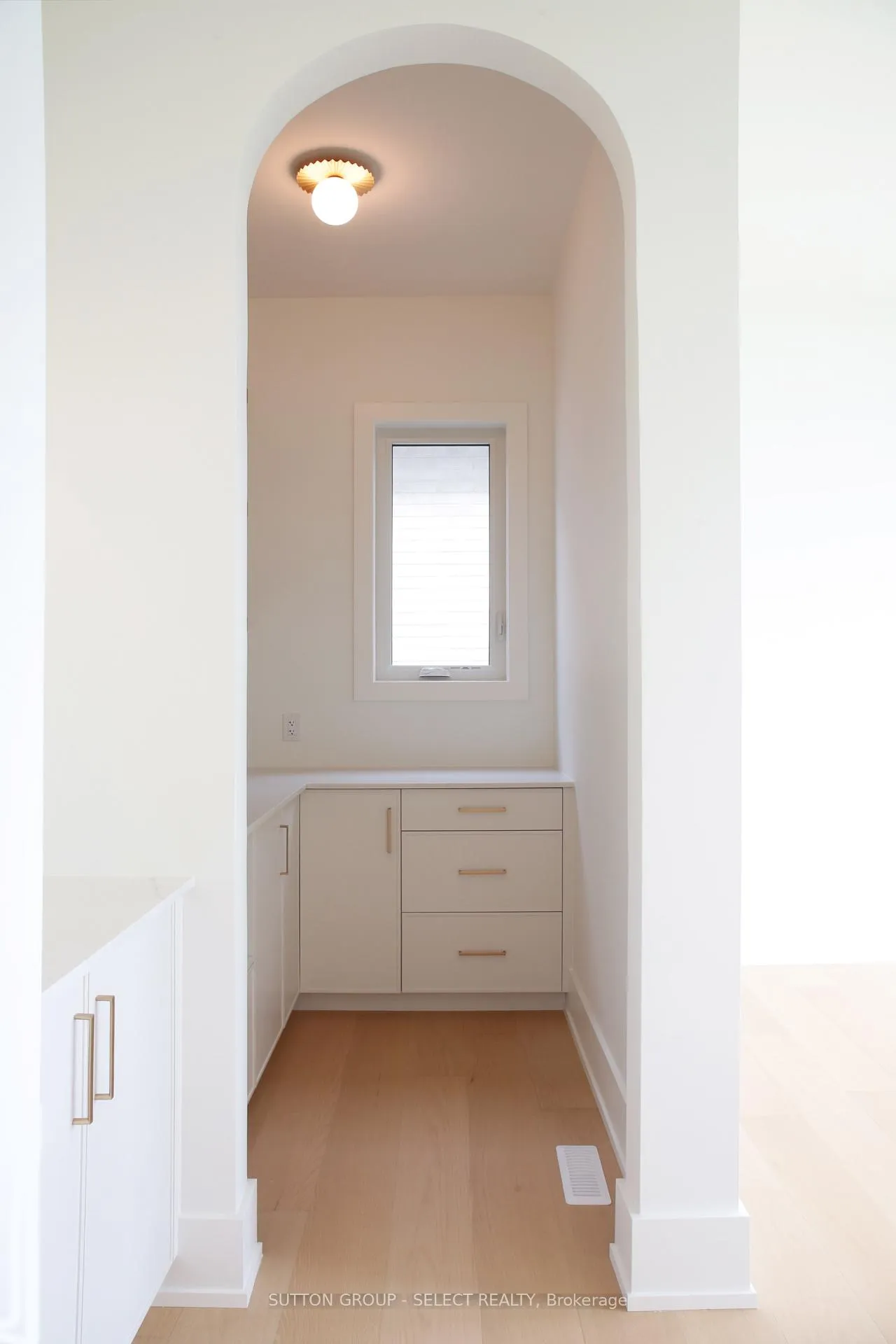 Photo 10 of 60 Bayshore Drive, Middlesex Centre, Kilworth — HOMEH
