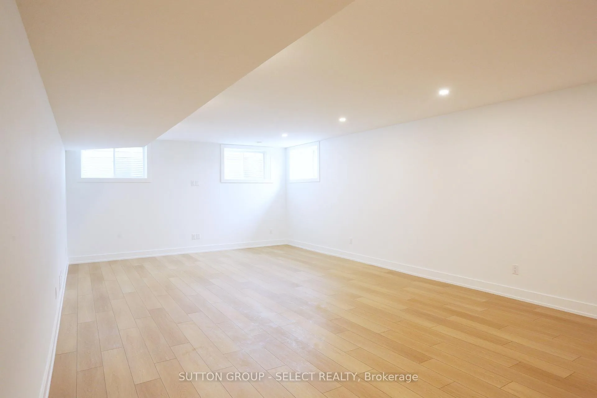 Photo 30 of 60 Bayshore Drive, Middlesex Centre, Kilworth — HOMEH