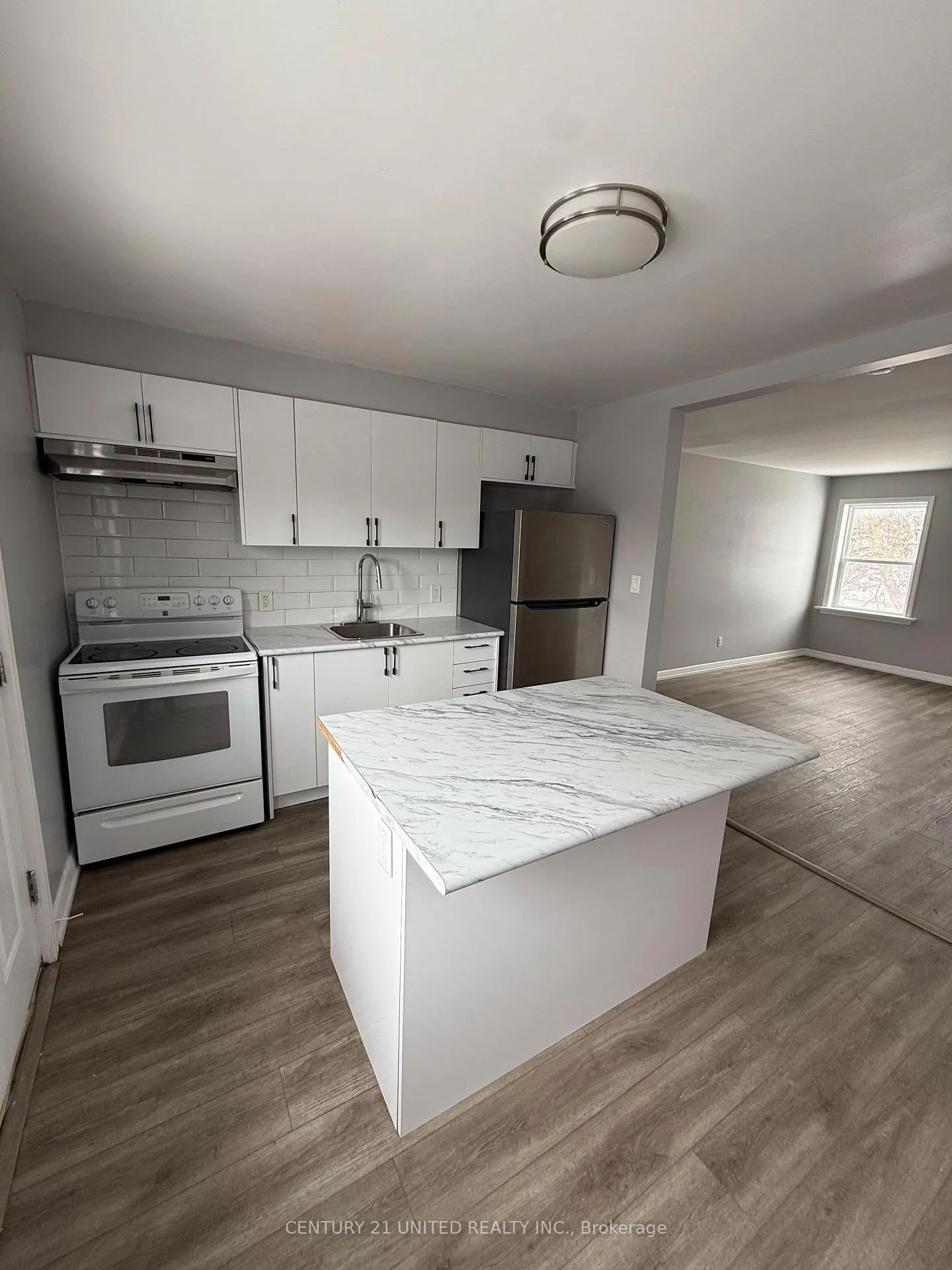 Photo 5 of Unit B, 1253 Clonsilla Avenue, Peterborough, Town Ward 3 — HOMEH