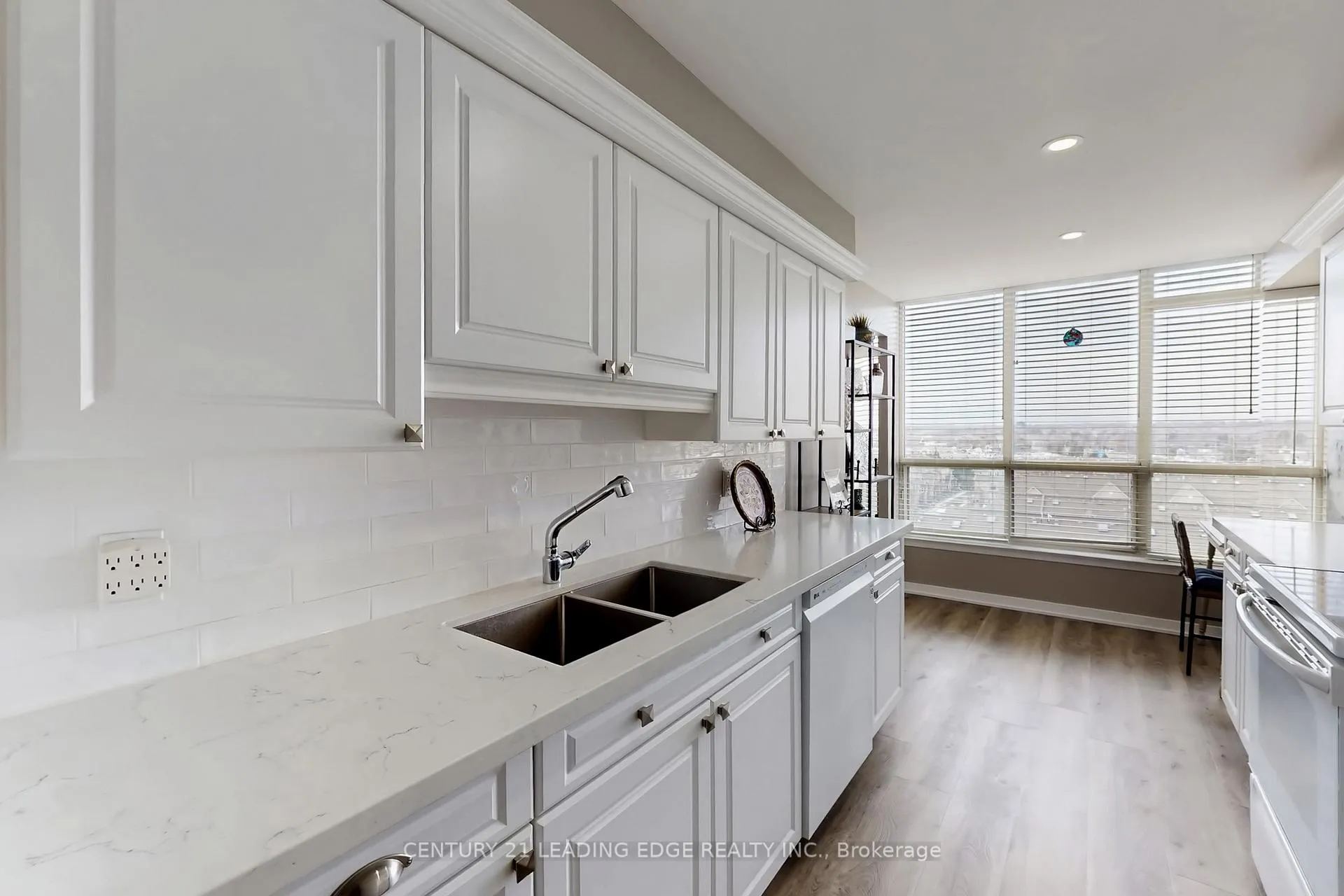 Photo 8 of Unit 924, 1880 Valley Farm Road, Pickering, Town Centre — HOMEH