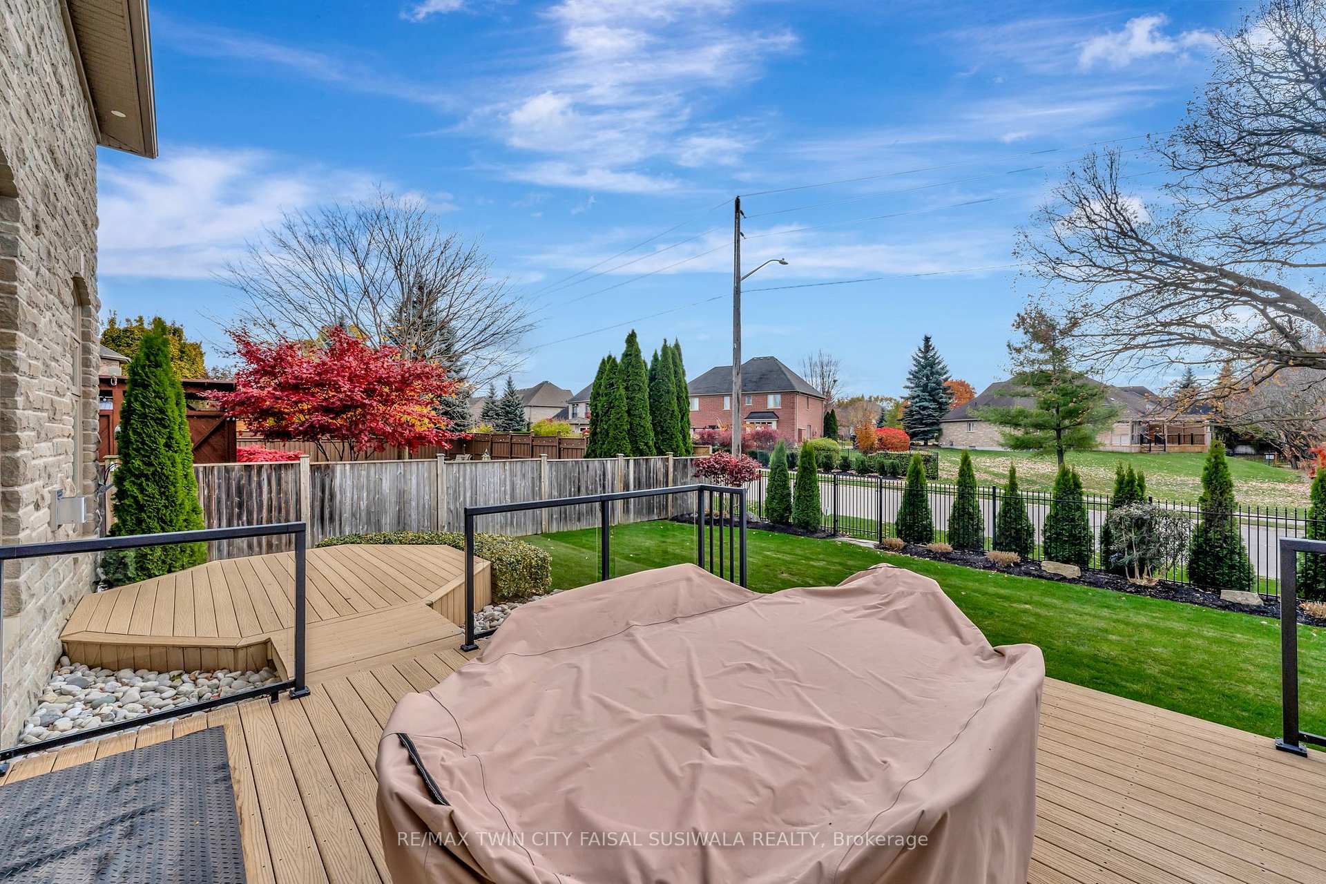 Photo 5 of 31 Pioneer Tower Crescent, Kitchener, Pioneer Tower West — HOMEH