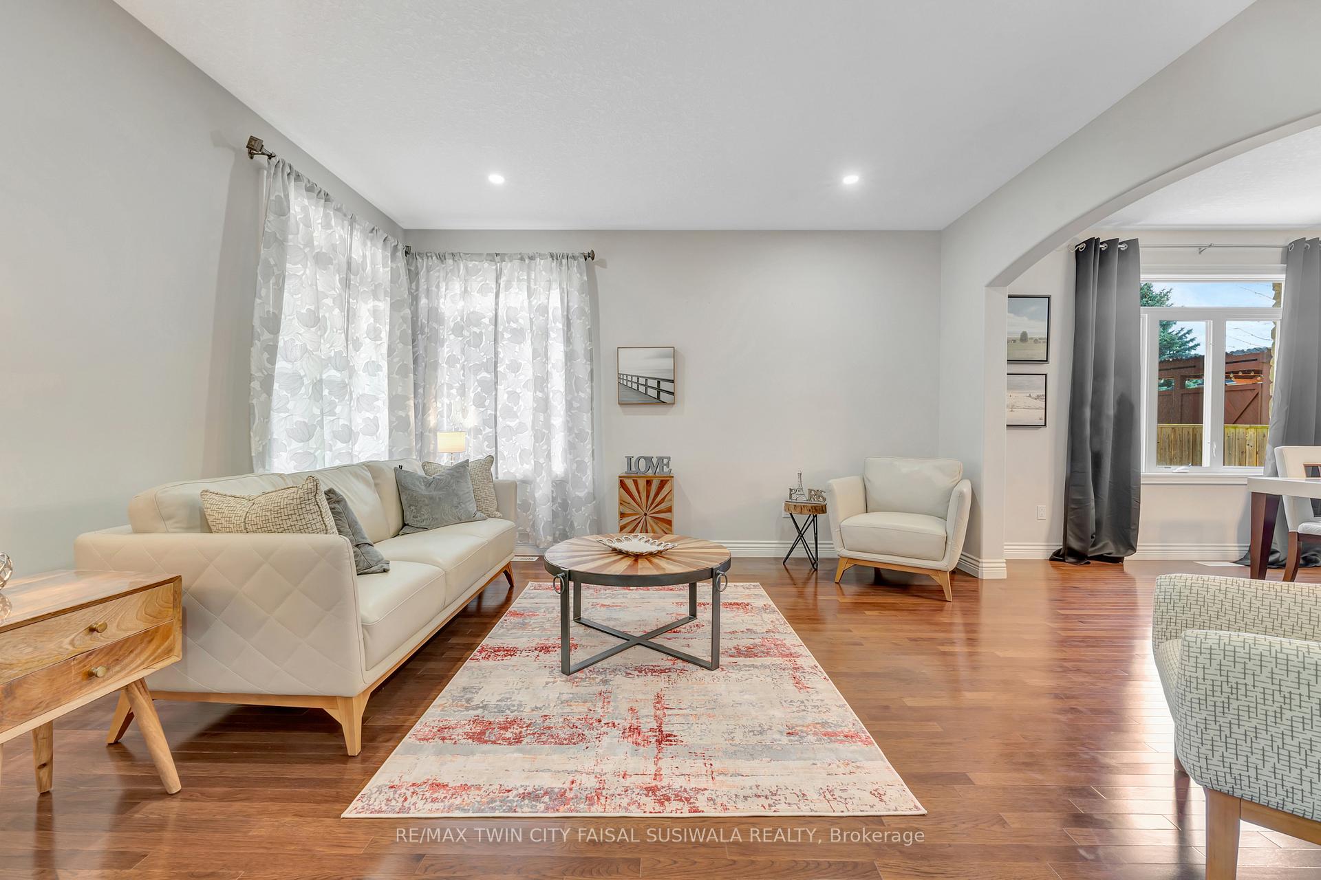 Photo 13 of 31 Pioneer Tower Crescent, Kitchener, Pioneer Tower West — HOMEH