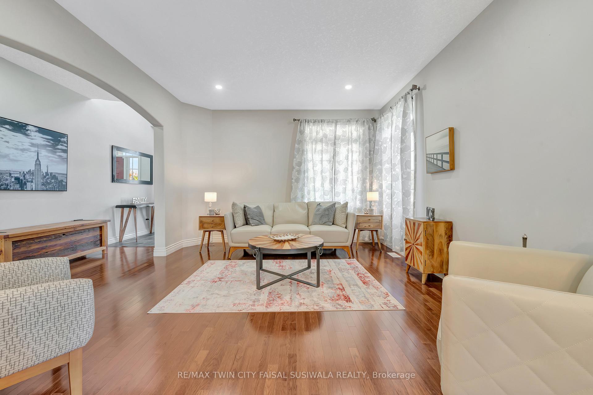 Photo 14 of 31 Pioneer Tower Crescent, Kitchener, Pioneer Tower West — HOMEH