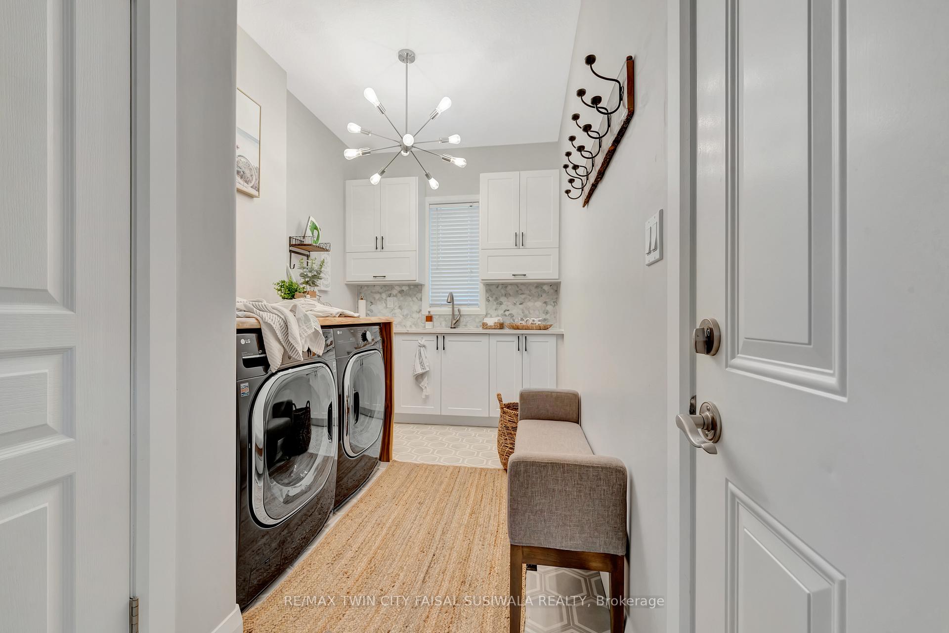 Photo 15 of 31 Pioneer Tower Crescent, Kitchener, Pioneer Tower West — HOMEH
